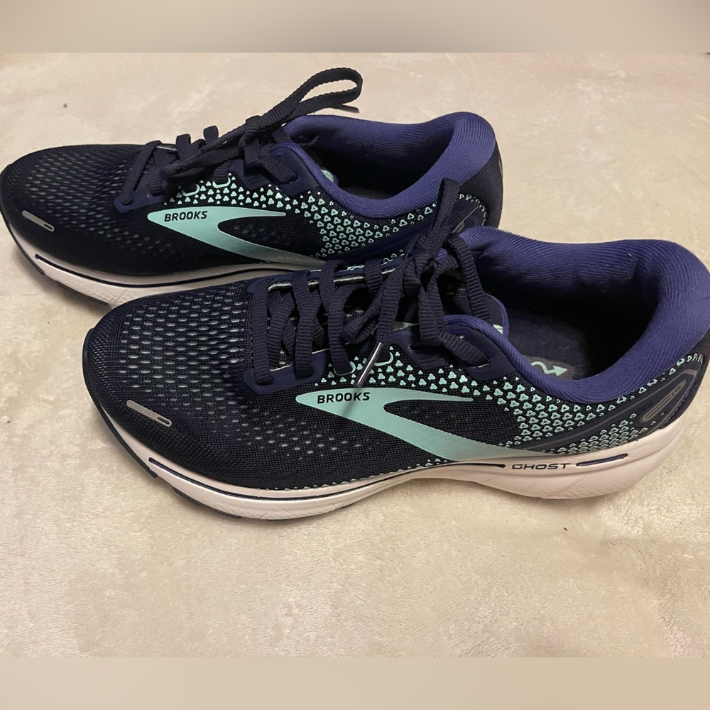 💞EUC Women’s Brook’s Ghost 14 Running Shoes💞